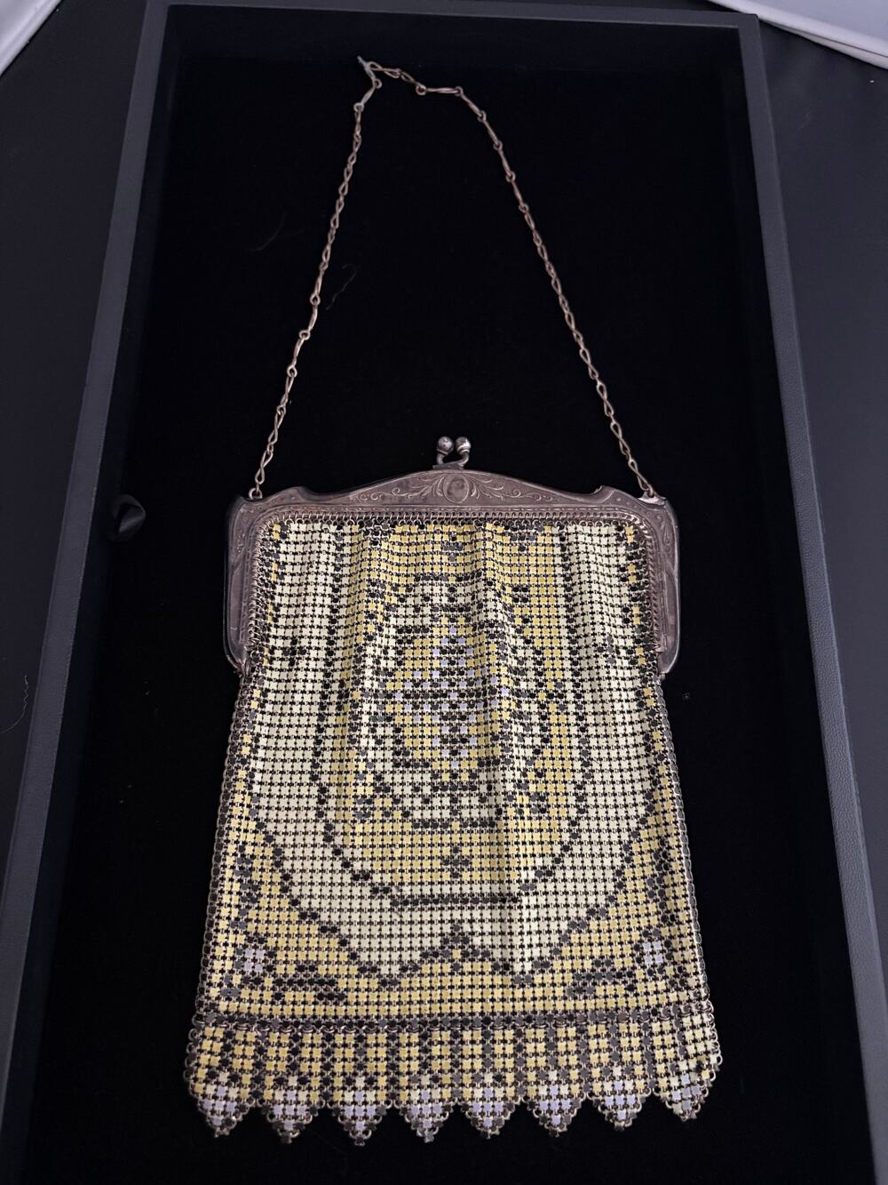Whiting & Davis Mandalian‑Style Enameled Mesh Purse – Late 1920s/Early 1930s